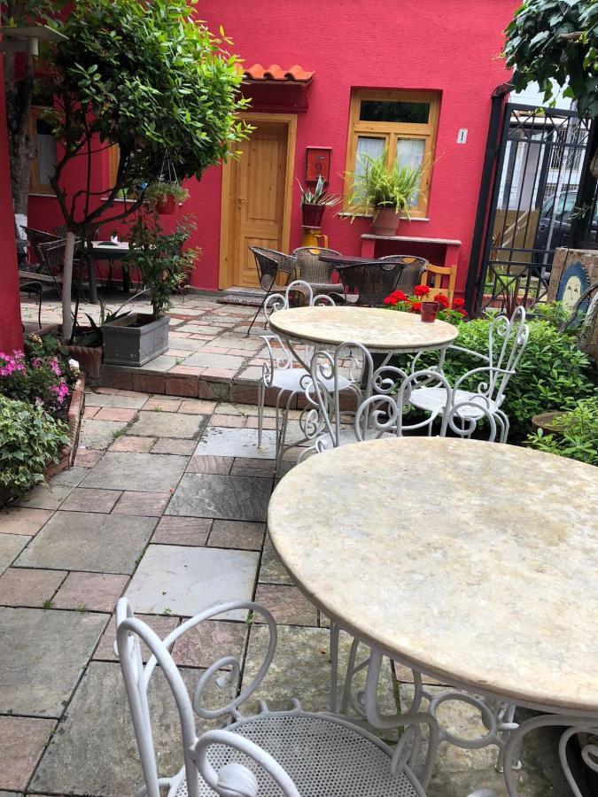 Hostal Red Goat Tirana