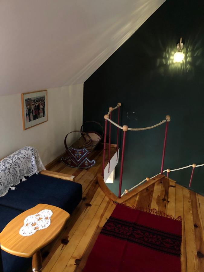 Red Goat Hostal *